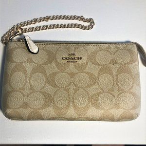 COACH LARGE WRISTLET IN SIGNATURE CANVAS
